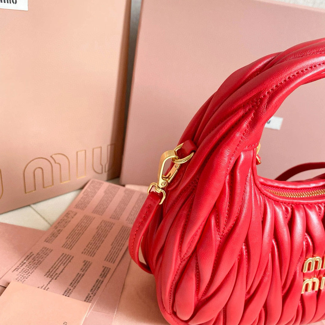 Miu Miu Wander Bag 20x23x6cm