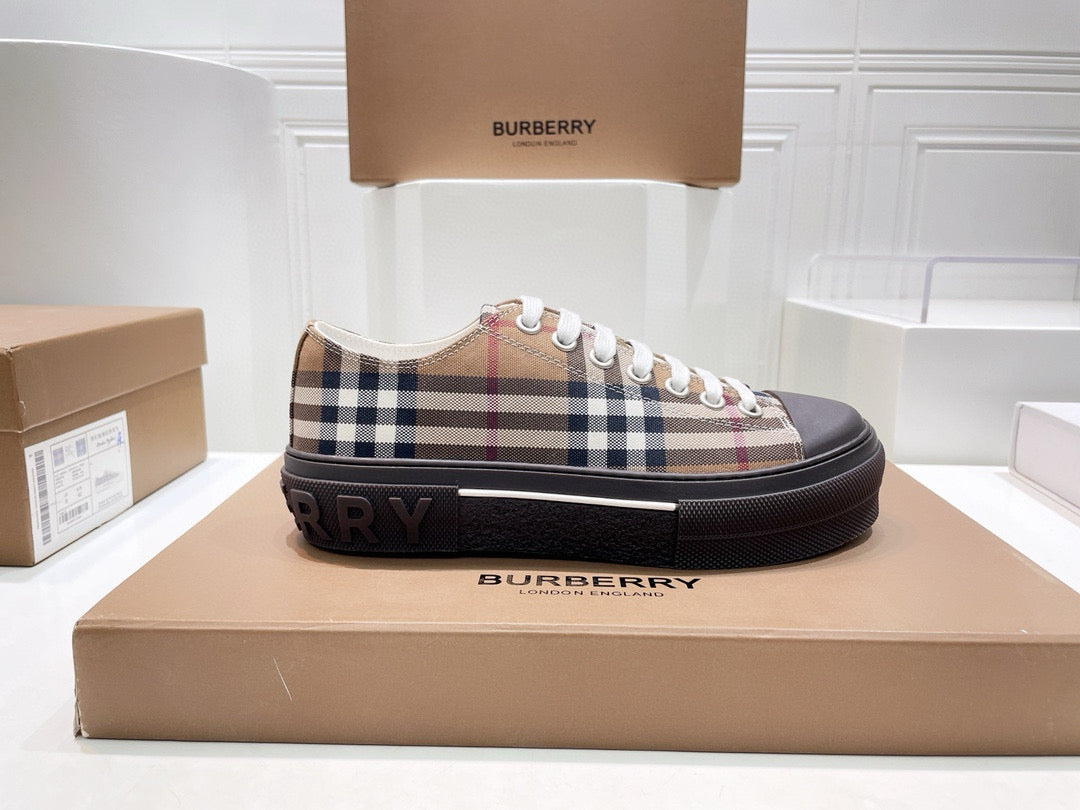 Burberry Sneakers