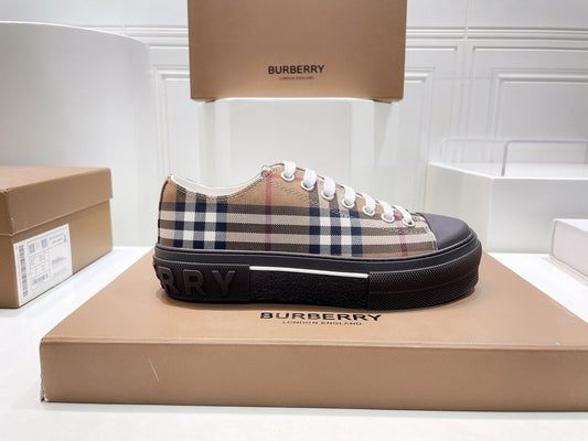 Burberry Sneakers