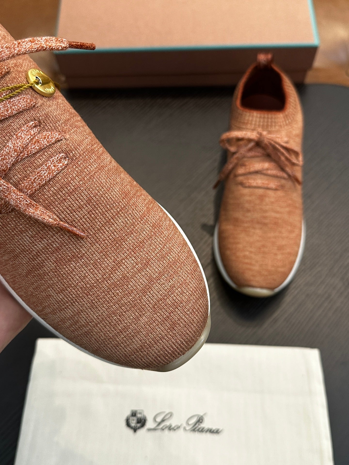 LP Sneakers