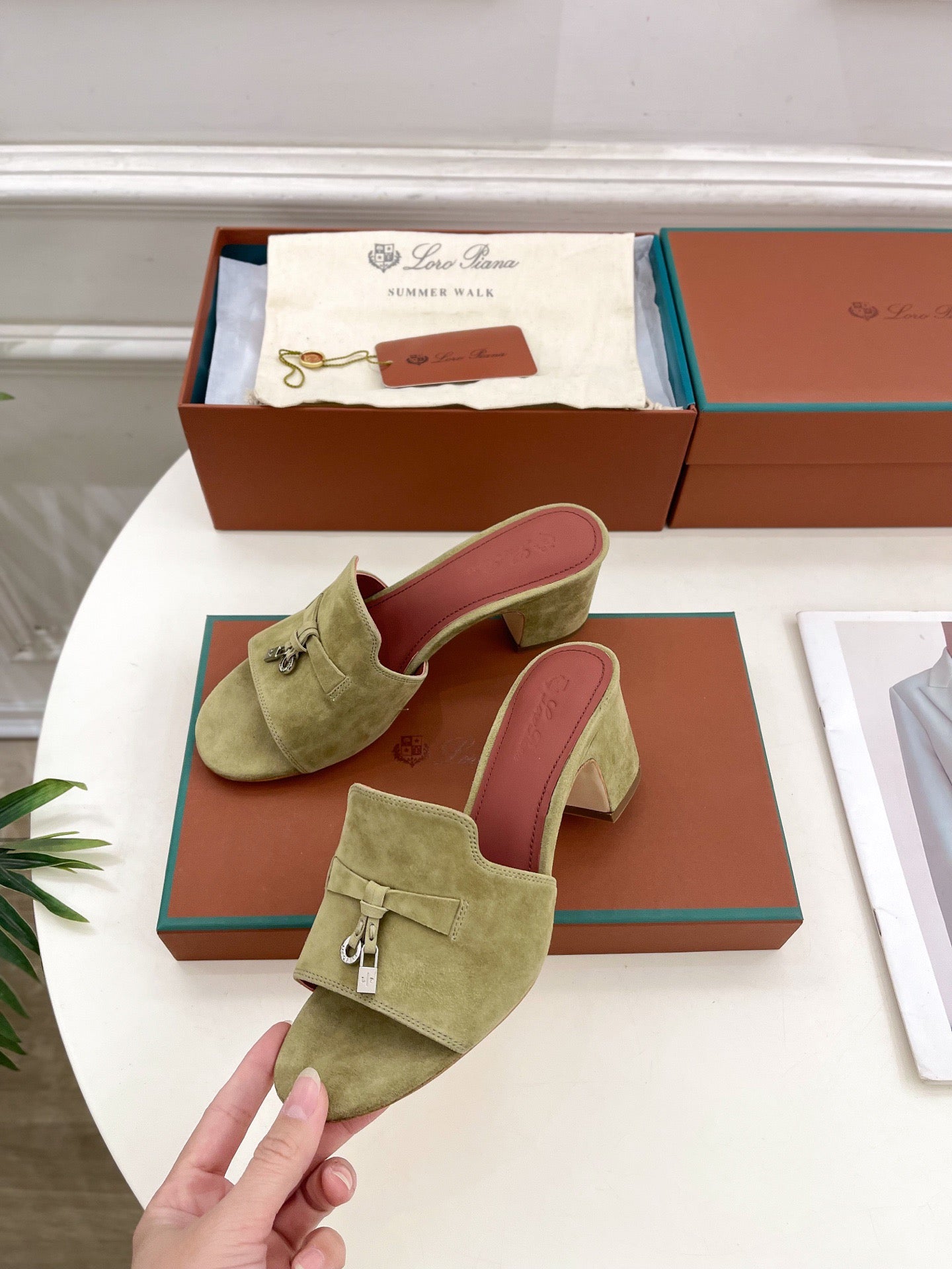 LP Sandals