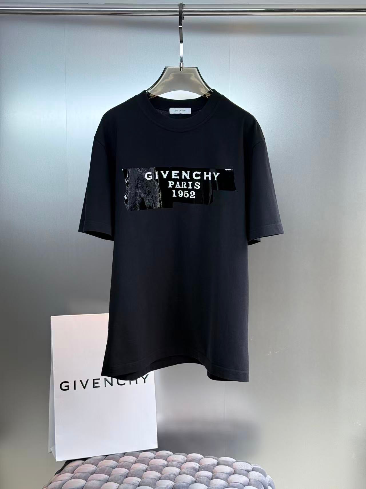 Givenchy T-Shirt
