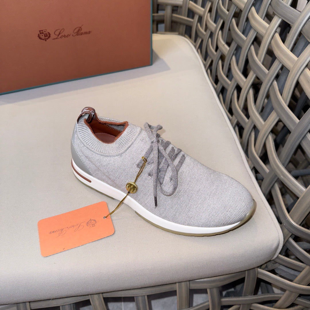 LP Sneakers