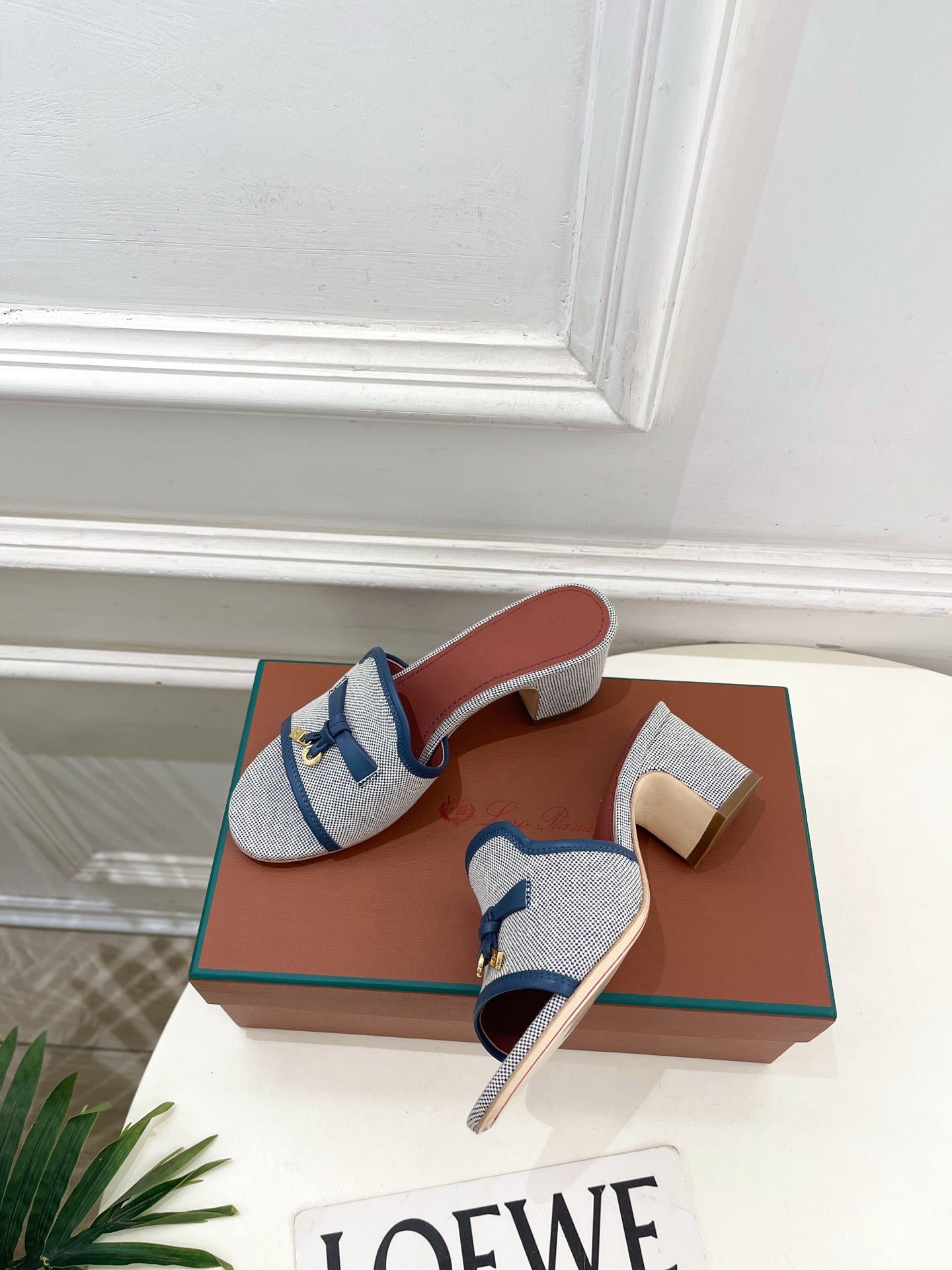 LP Sandals