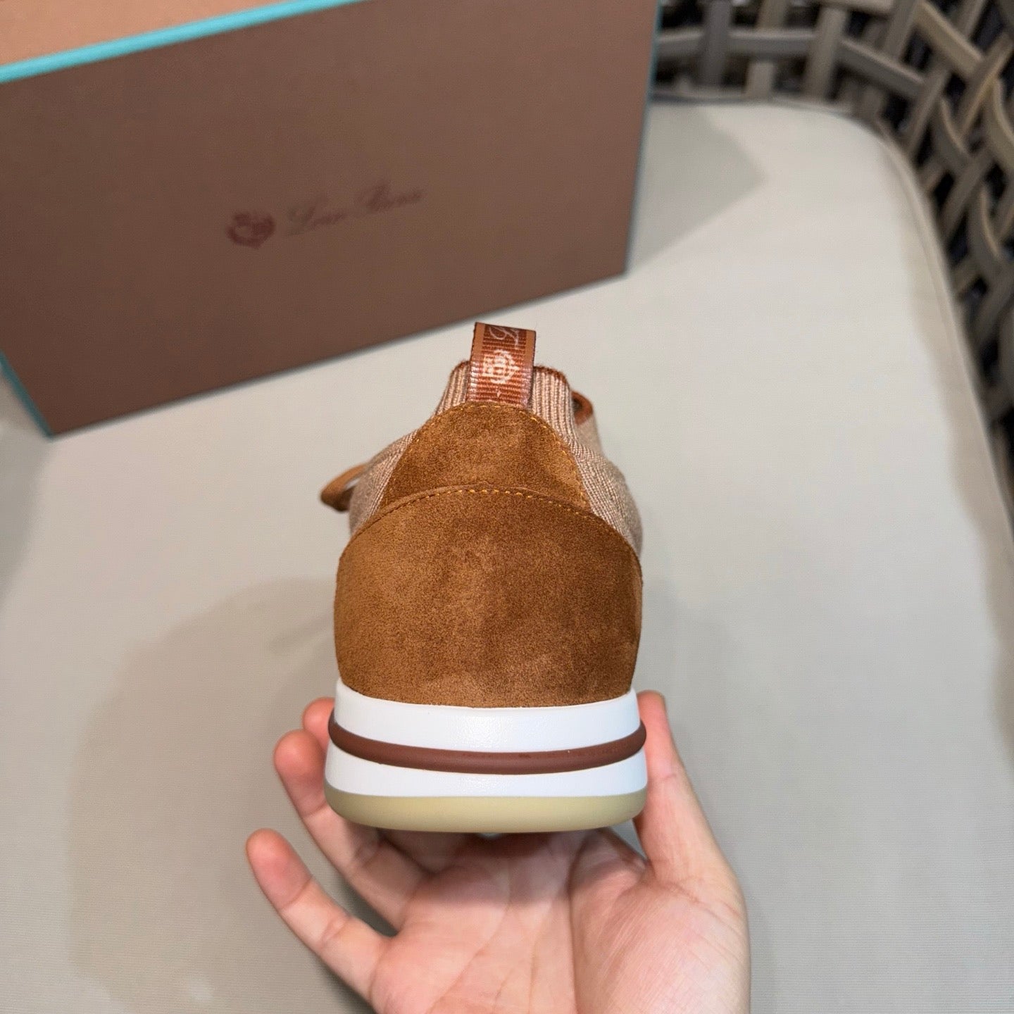 LP Sneakers