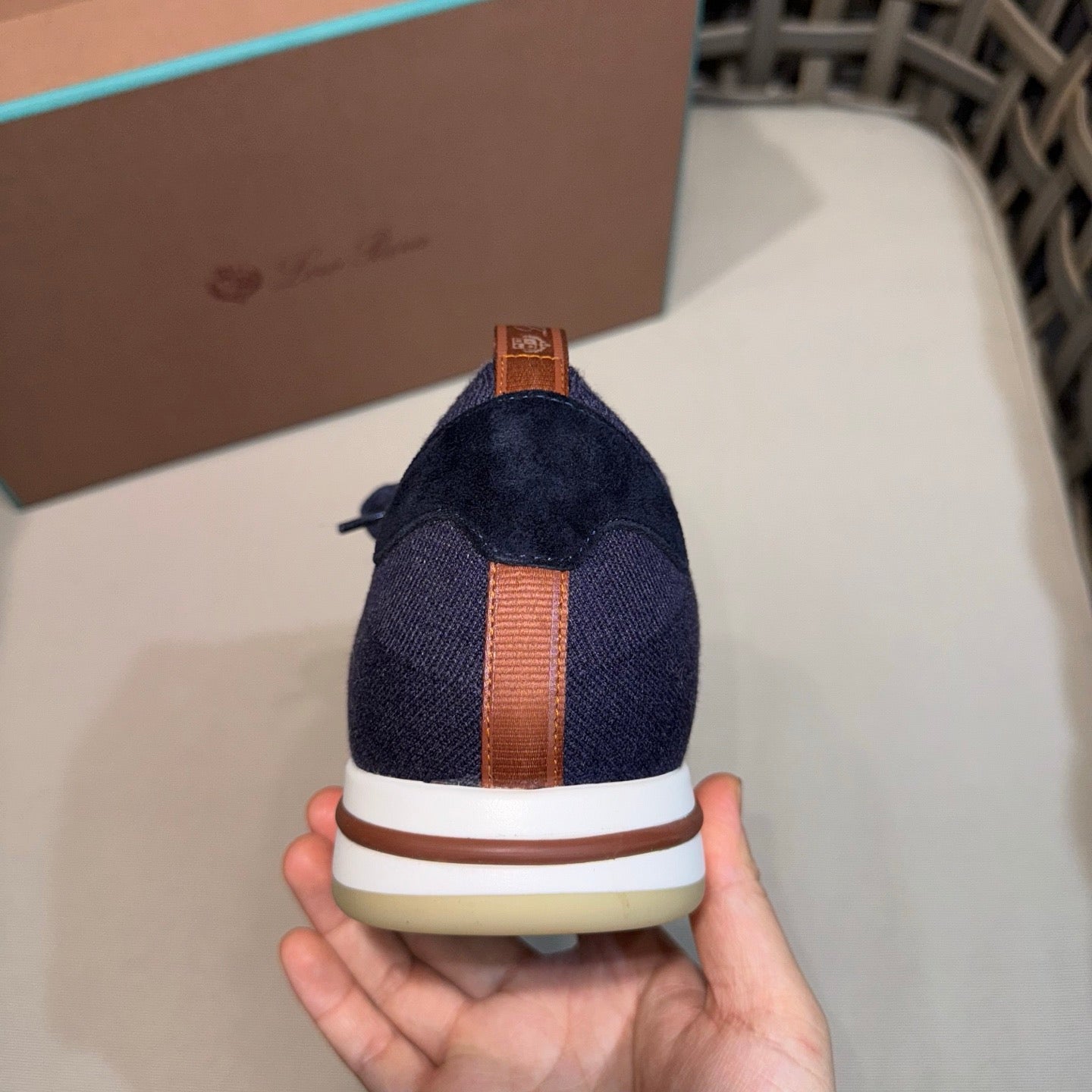 LP Sneakers
