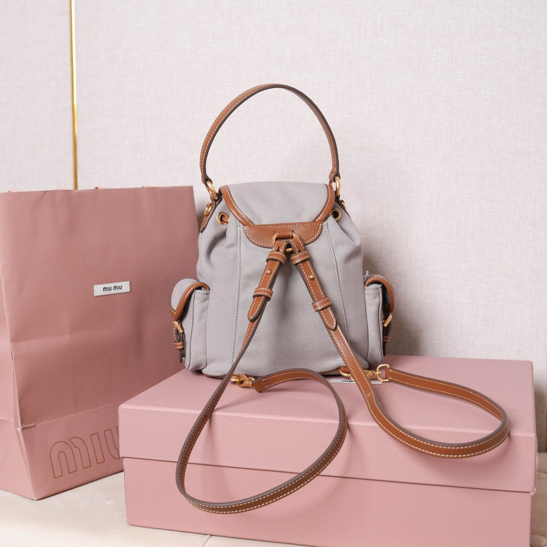 Miu Miu Backpack 22x18x11.5cm