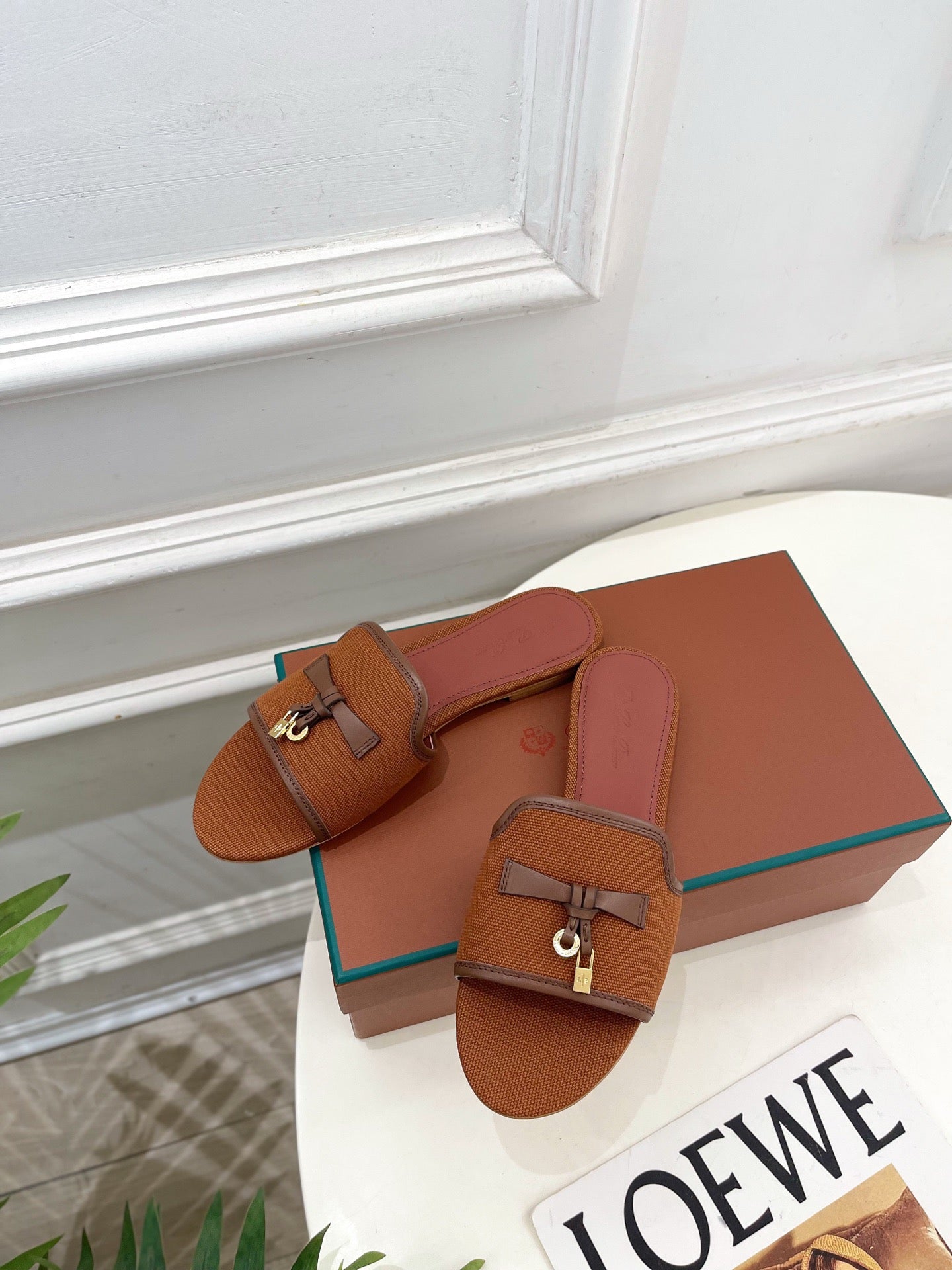 LP Sandals