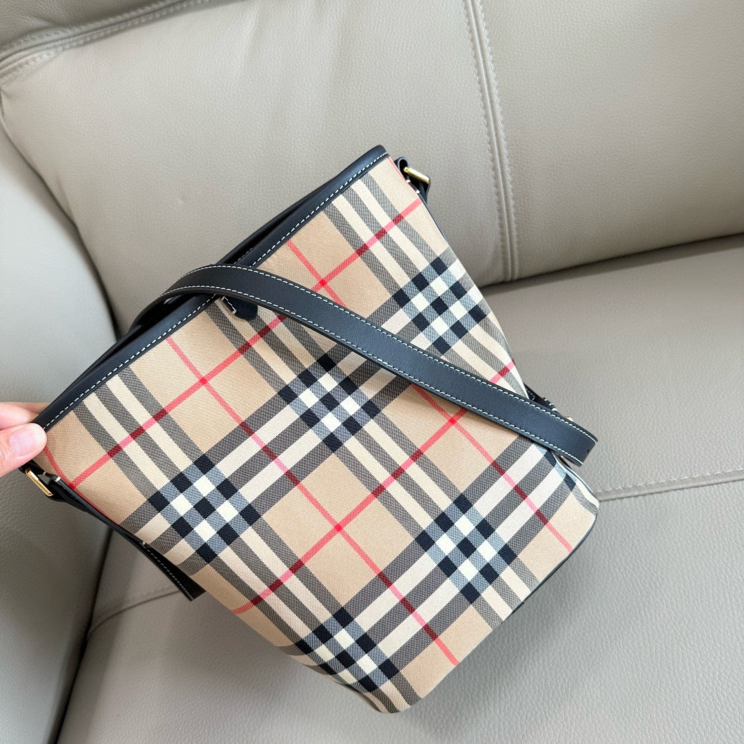 Burberry Bucket Bag(16CM*15CM*23CM)