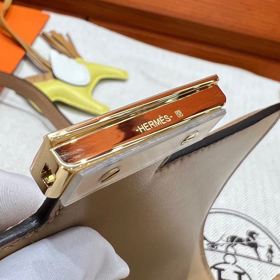 Hermes Constance 19