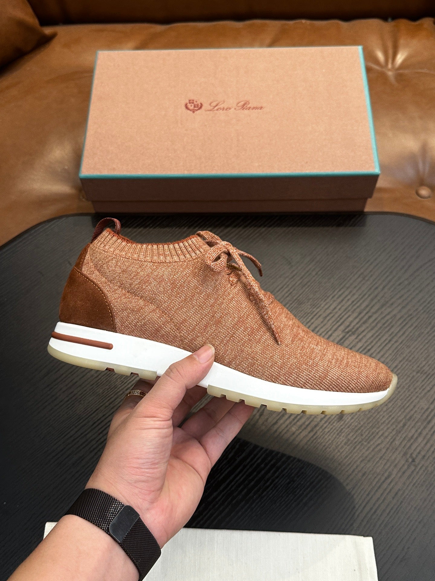 LP Sneakers