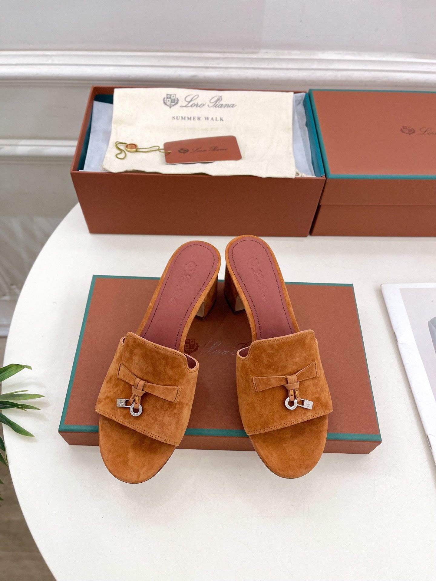 LP Sandals