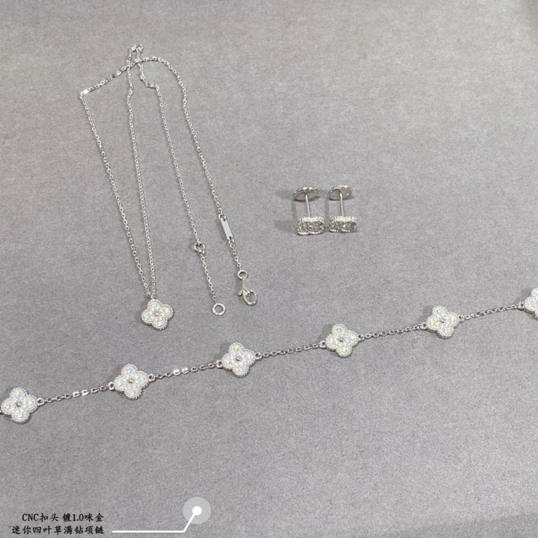 Van Cleef & Arpels Necklace