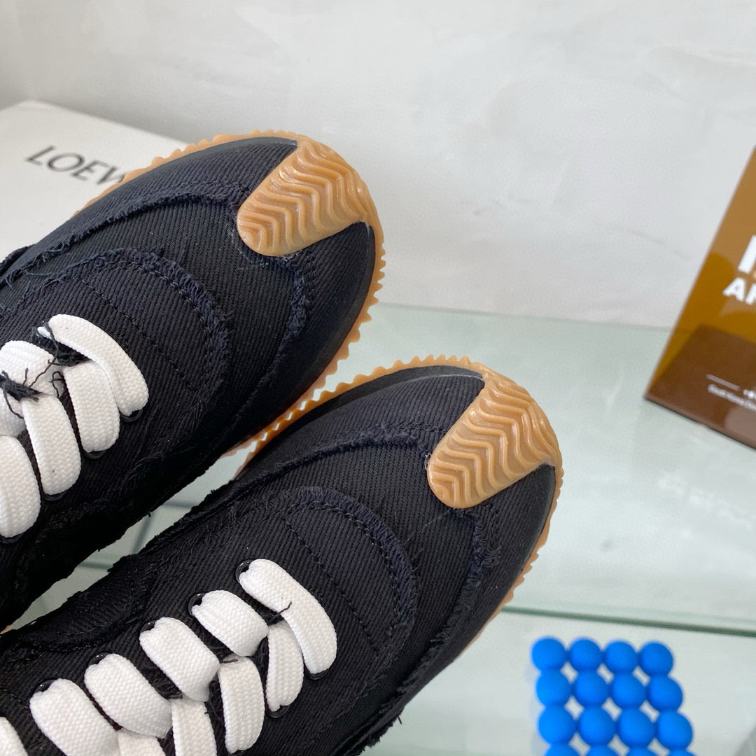 Loewe Sneakers