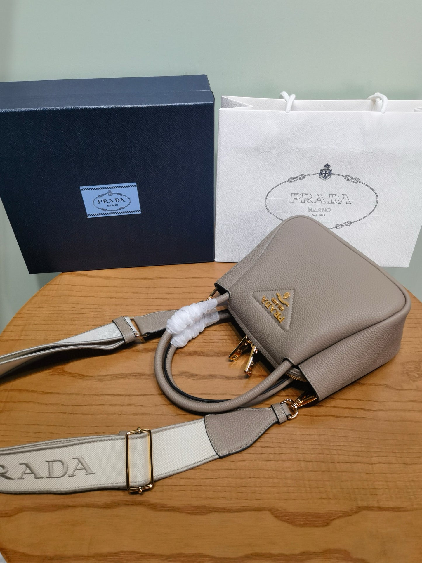 PD Small Leather Tote Bag 19.5x18x9cm