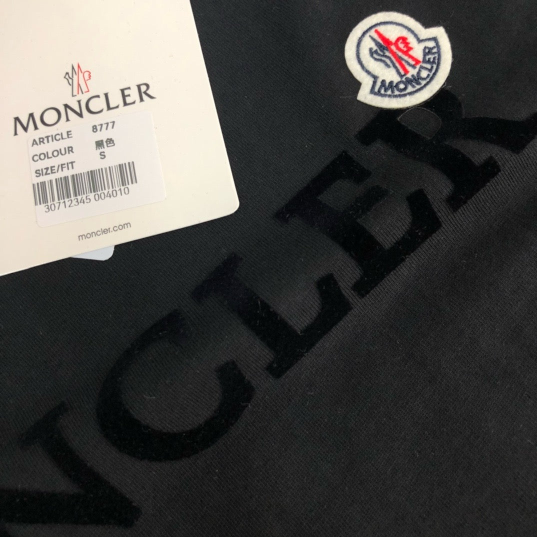 Moncler T-shirt