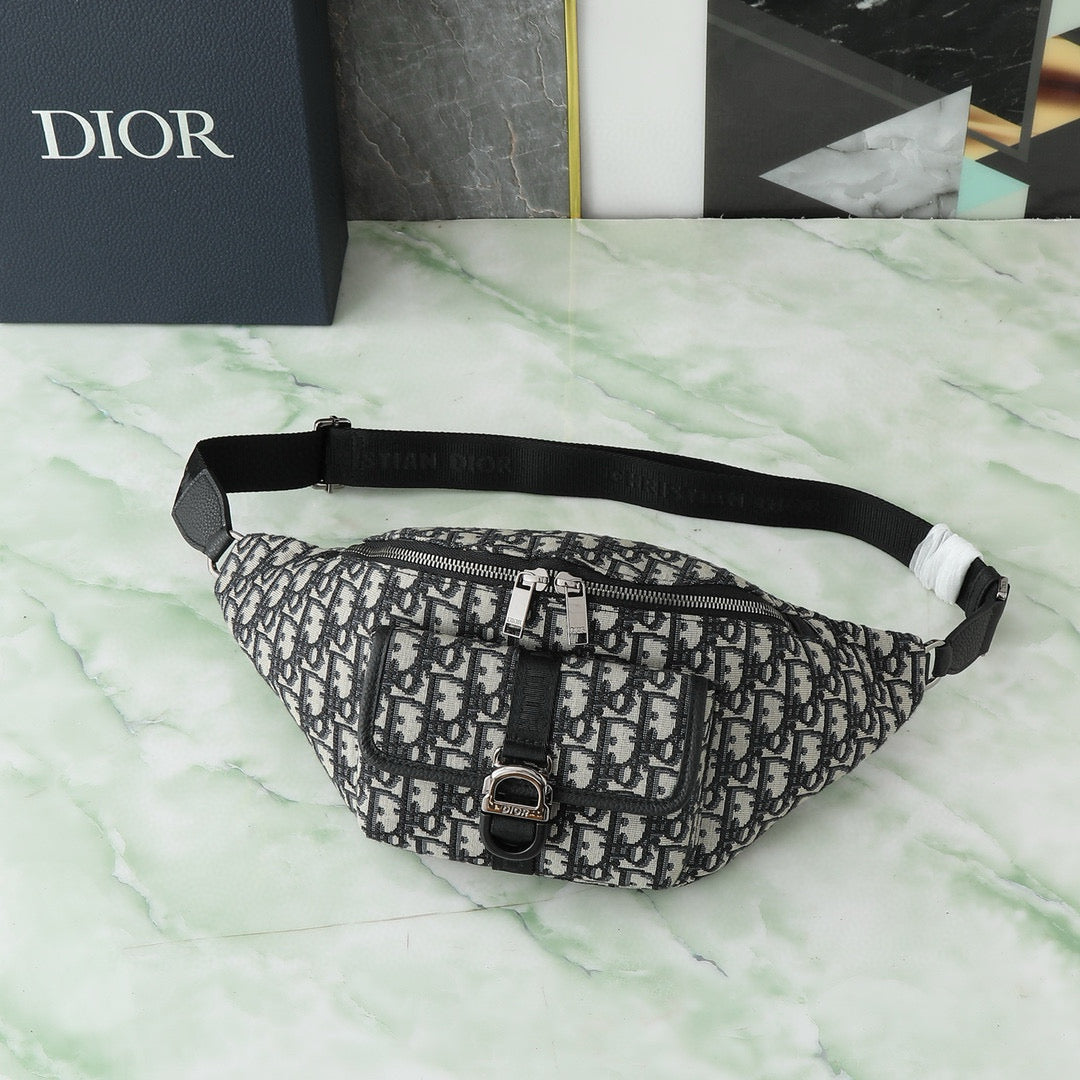 Dior 8 Oblique Belt Bag