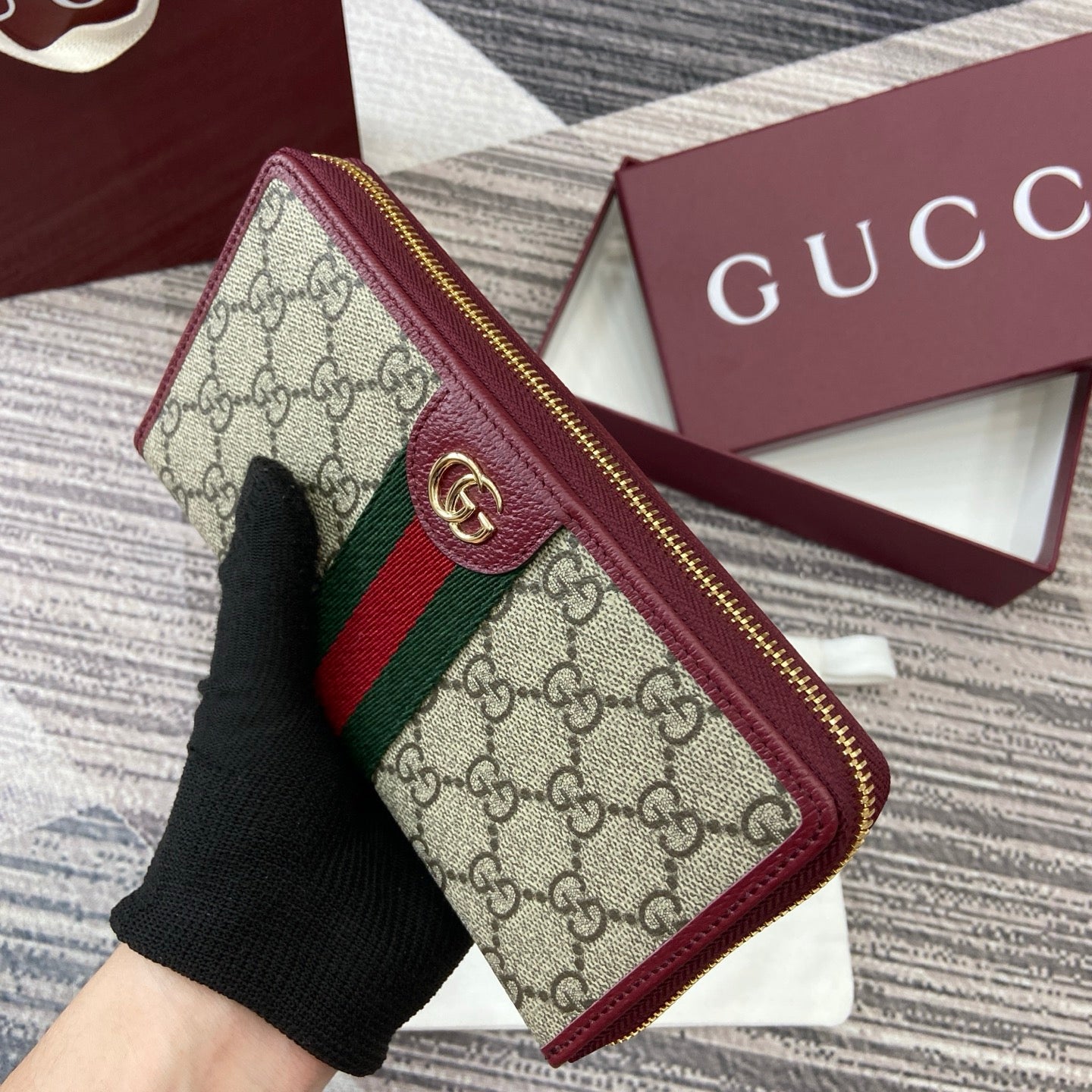 Gucci Long Zipped Wallet