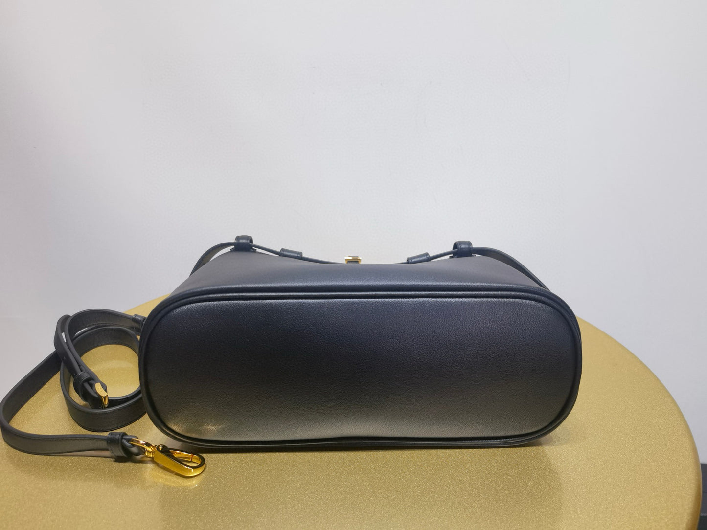 Prada Handbag 28x10x10.5cm