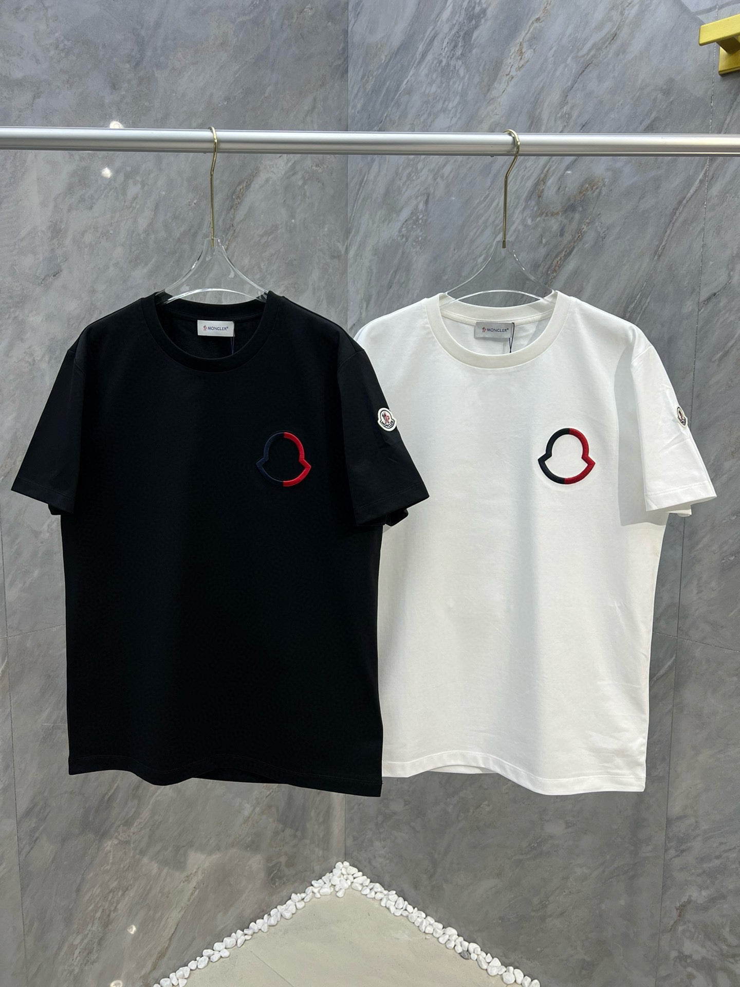 Moncler T-shirt