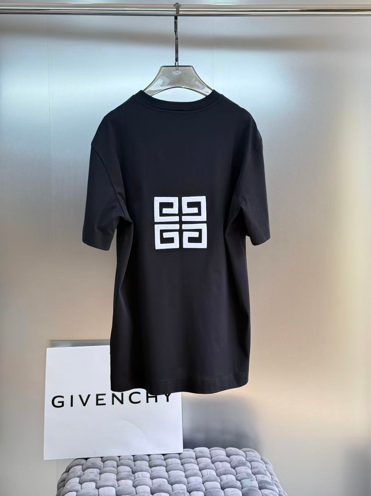Givenchy T-Shirt