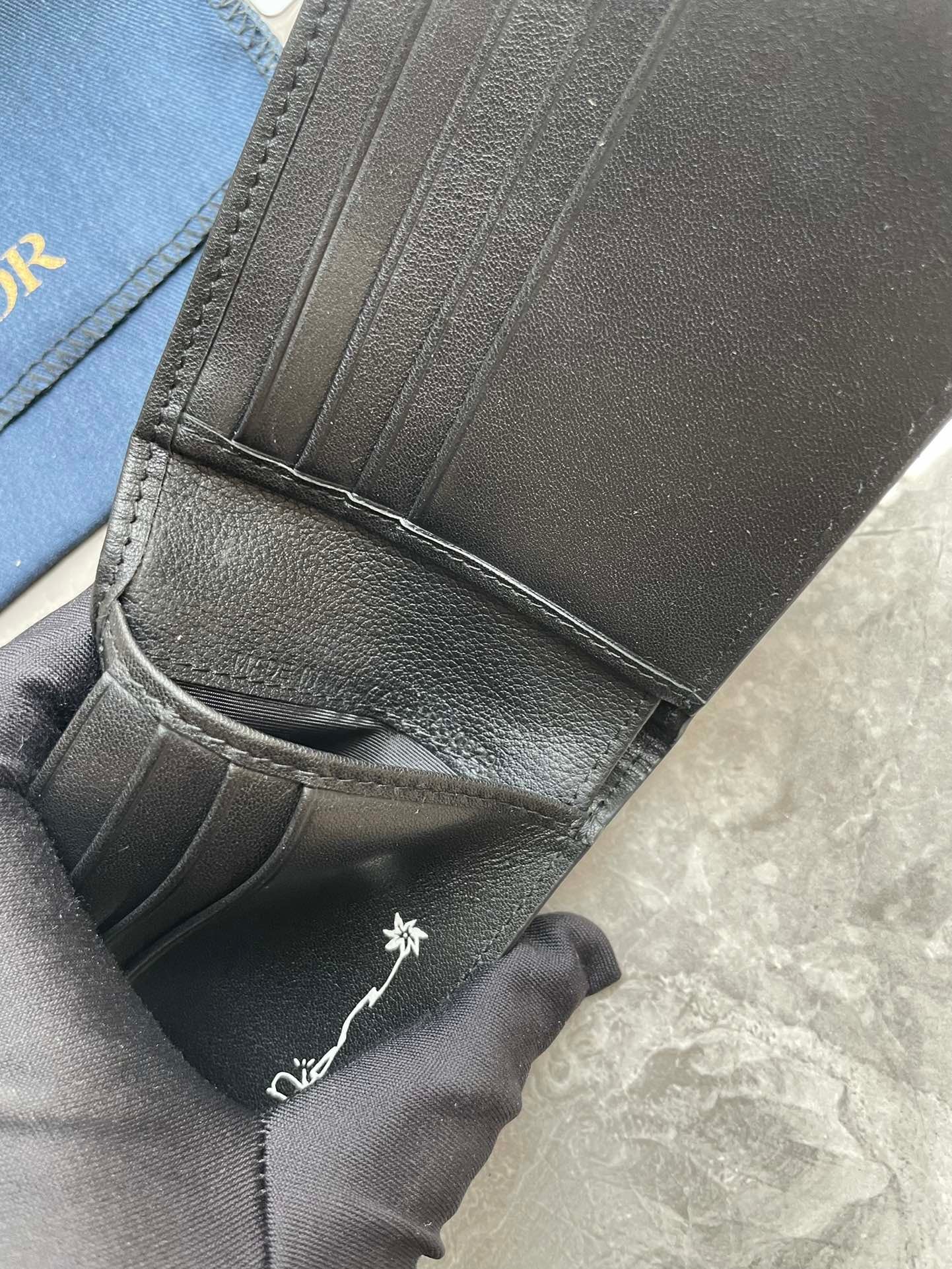 Dior Wallet