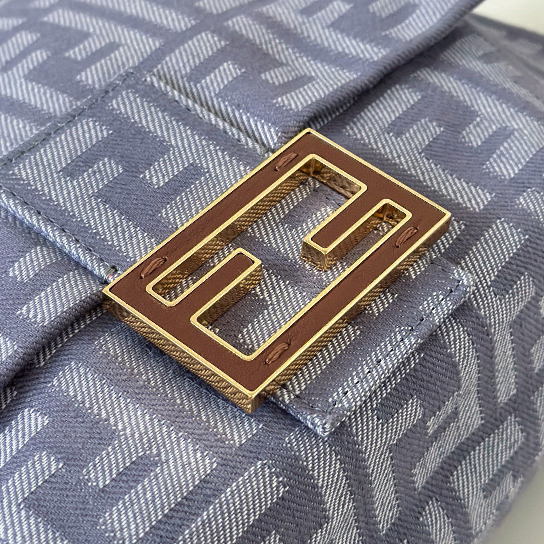 Fendi Mamma Baguette Bag