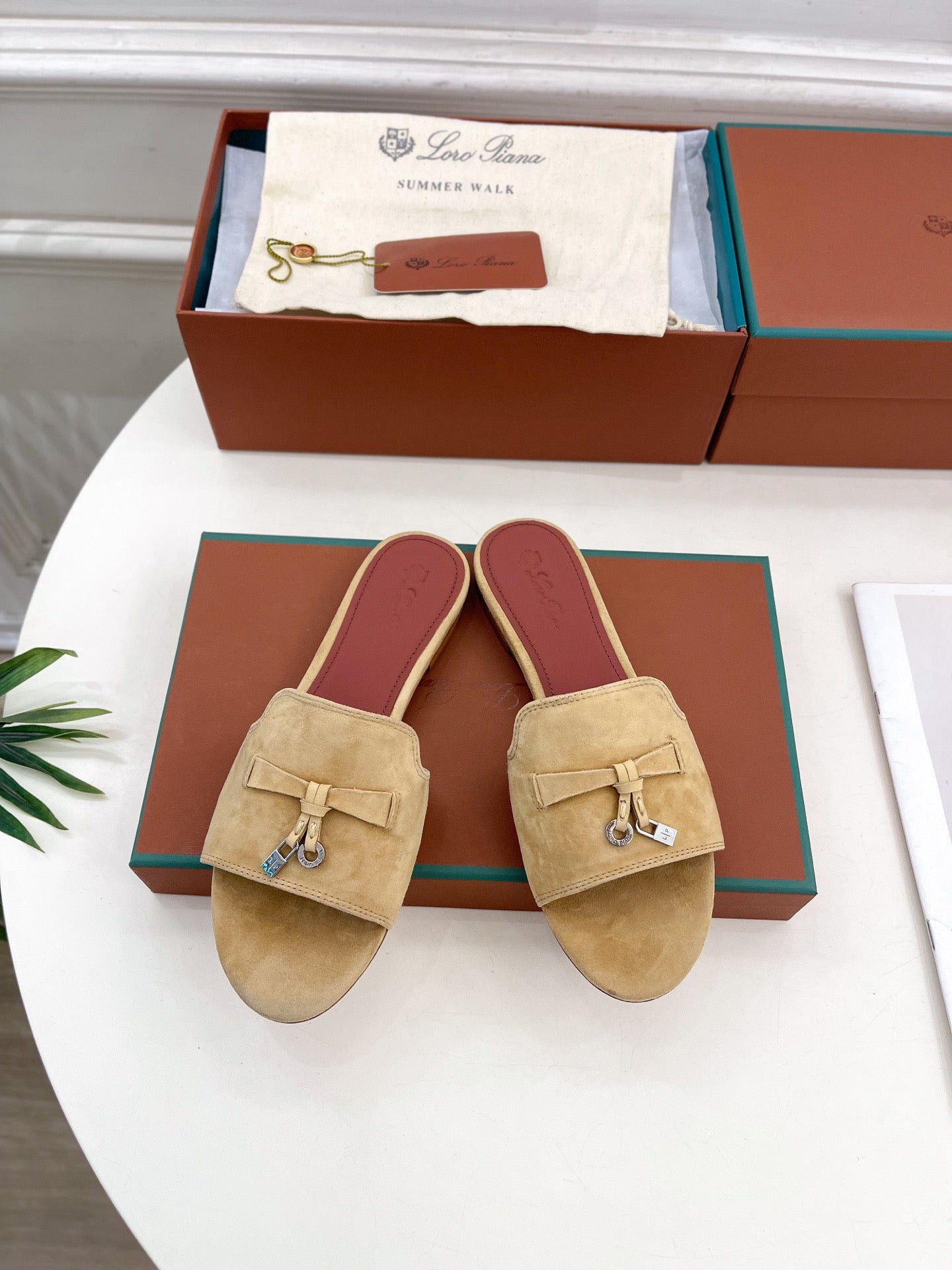 LP Sandals