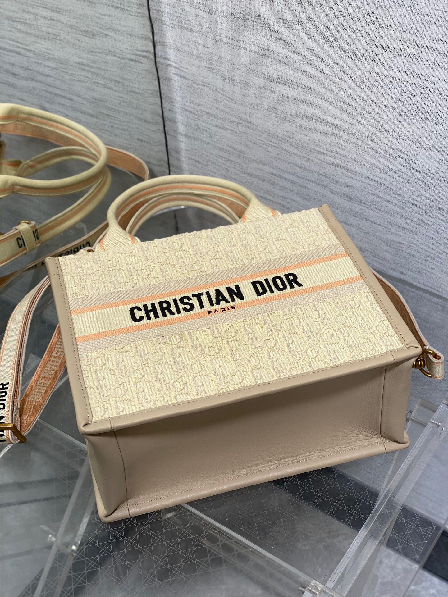 Dior Tote  26x12x21cm