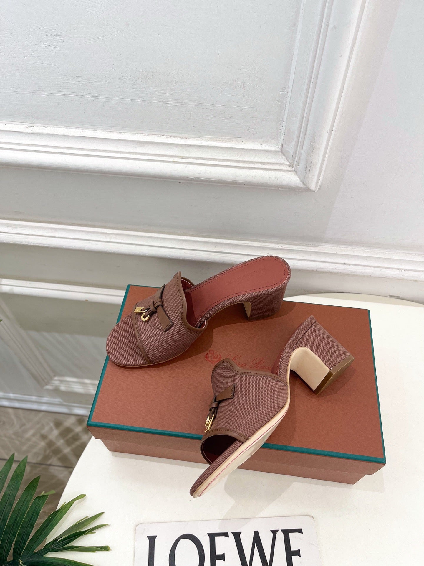 LP Sandals