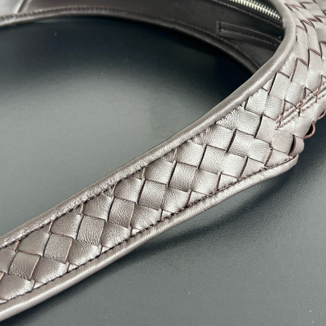 BV Woven Bag 27x17x2.5CM