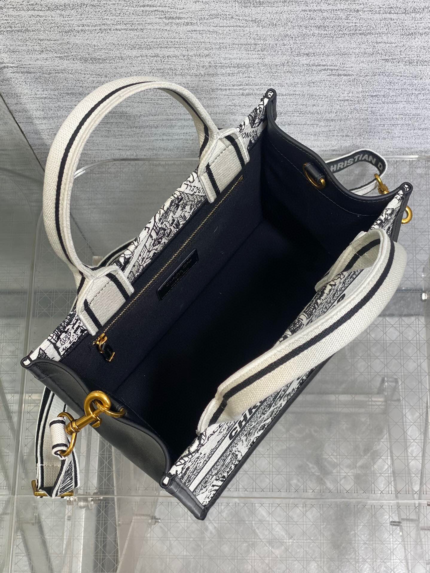 Dior Tote  26x12x21cm