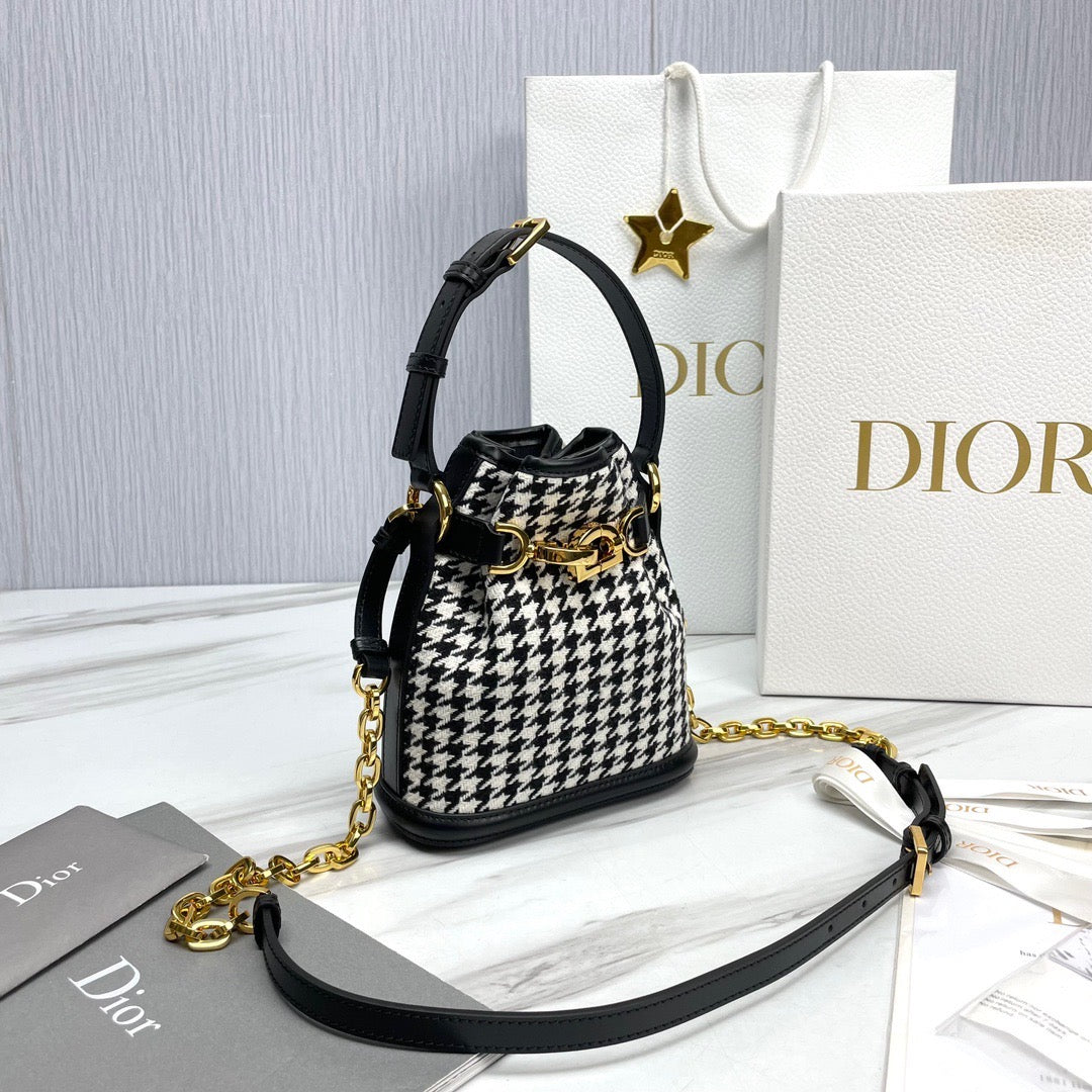 Dior C’est Handbag (17cm)