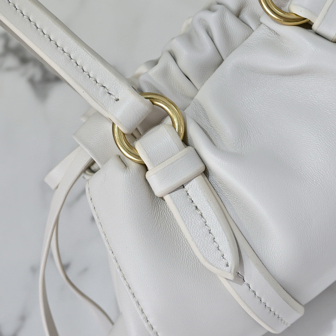 Miu Miu Shoulder Bag 22x7x15cm