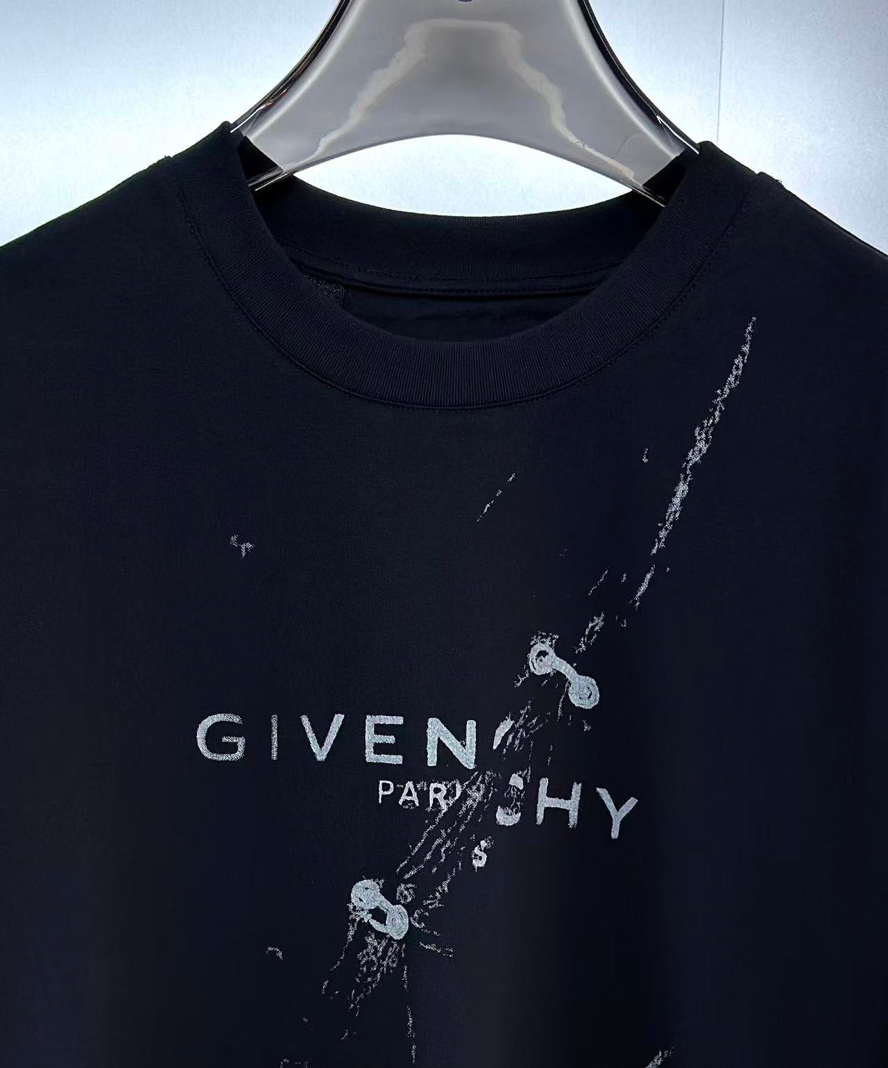 Givenchy T-Shirt