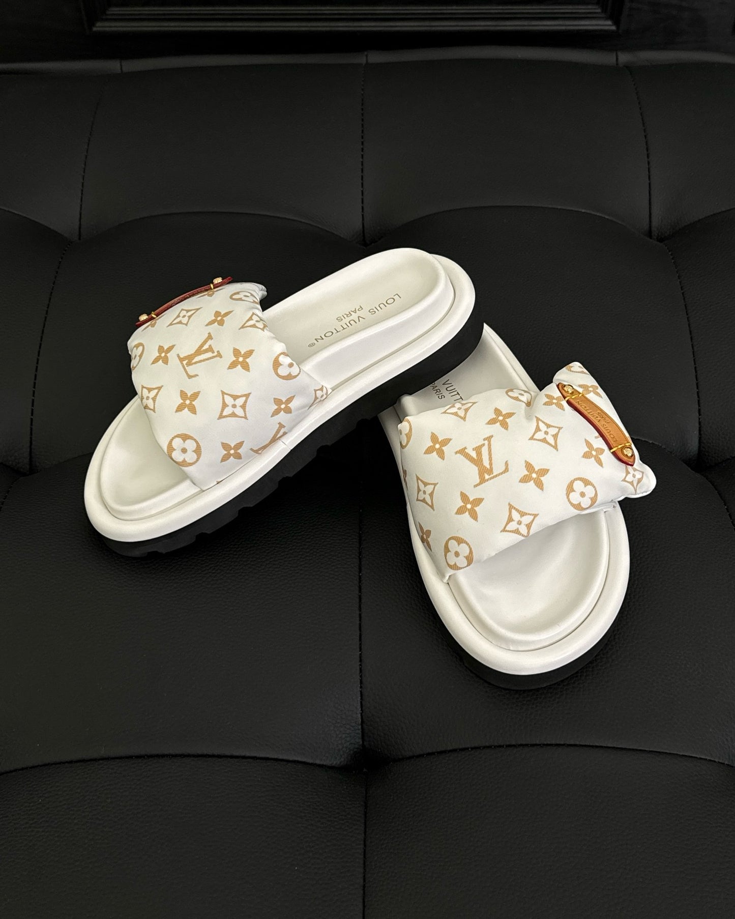 Lv Sandals