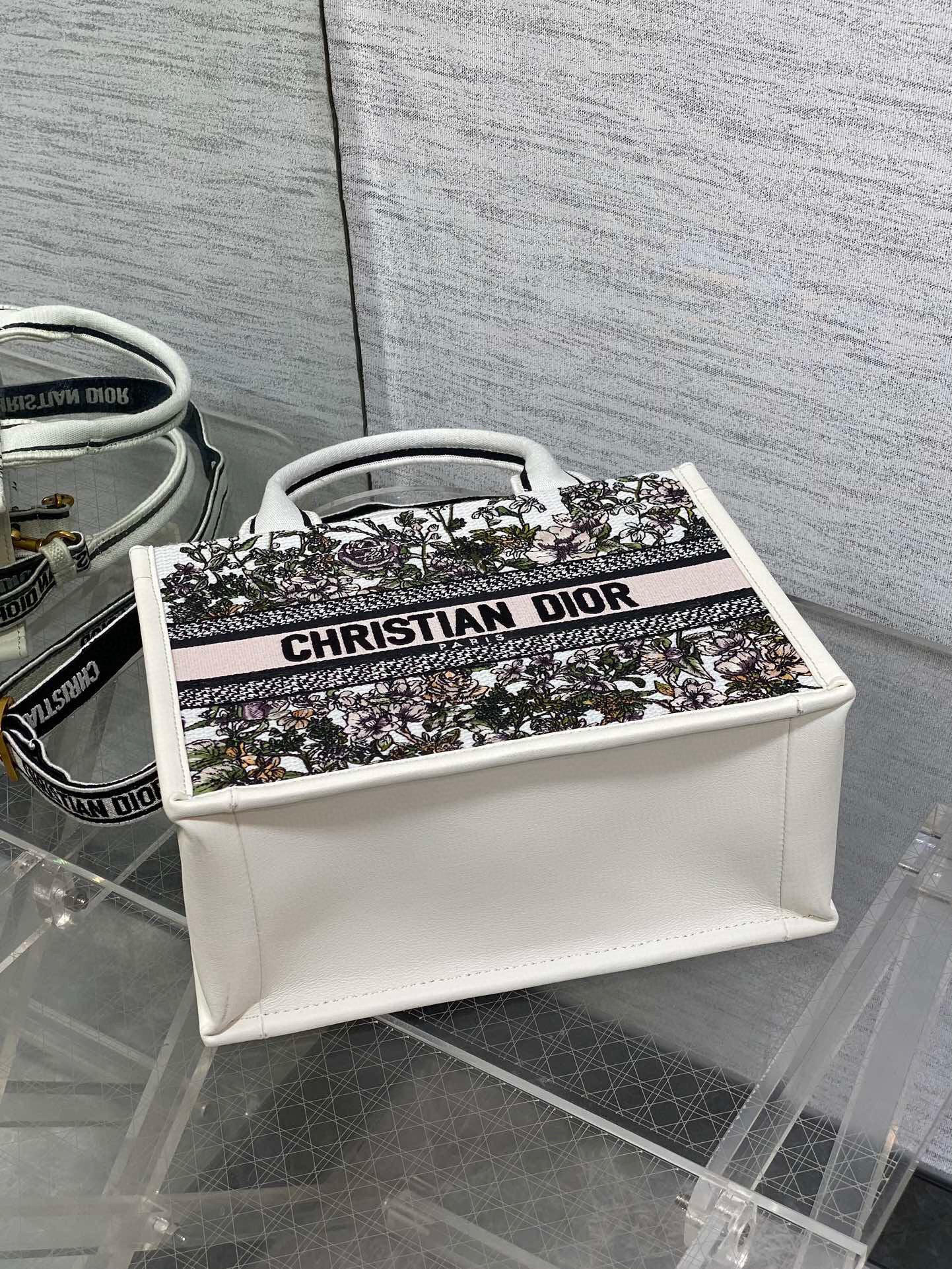 Dior Tote  26x12x21cm