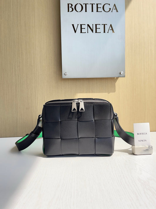 BV Intrecciato Cassette Camera Bag