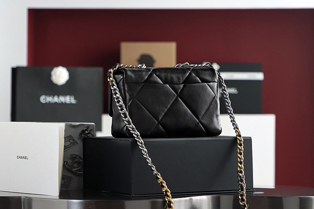 Chanel 19Bag (16x26x9cm)
