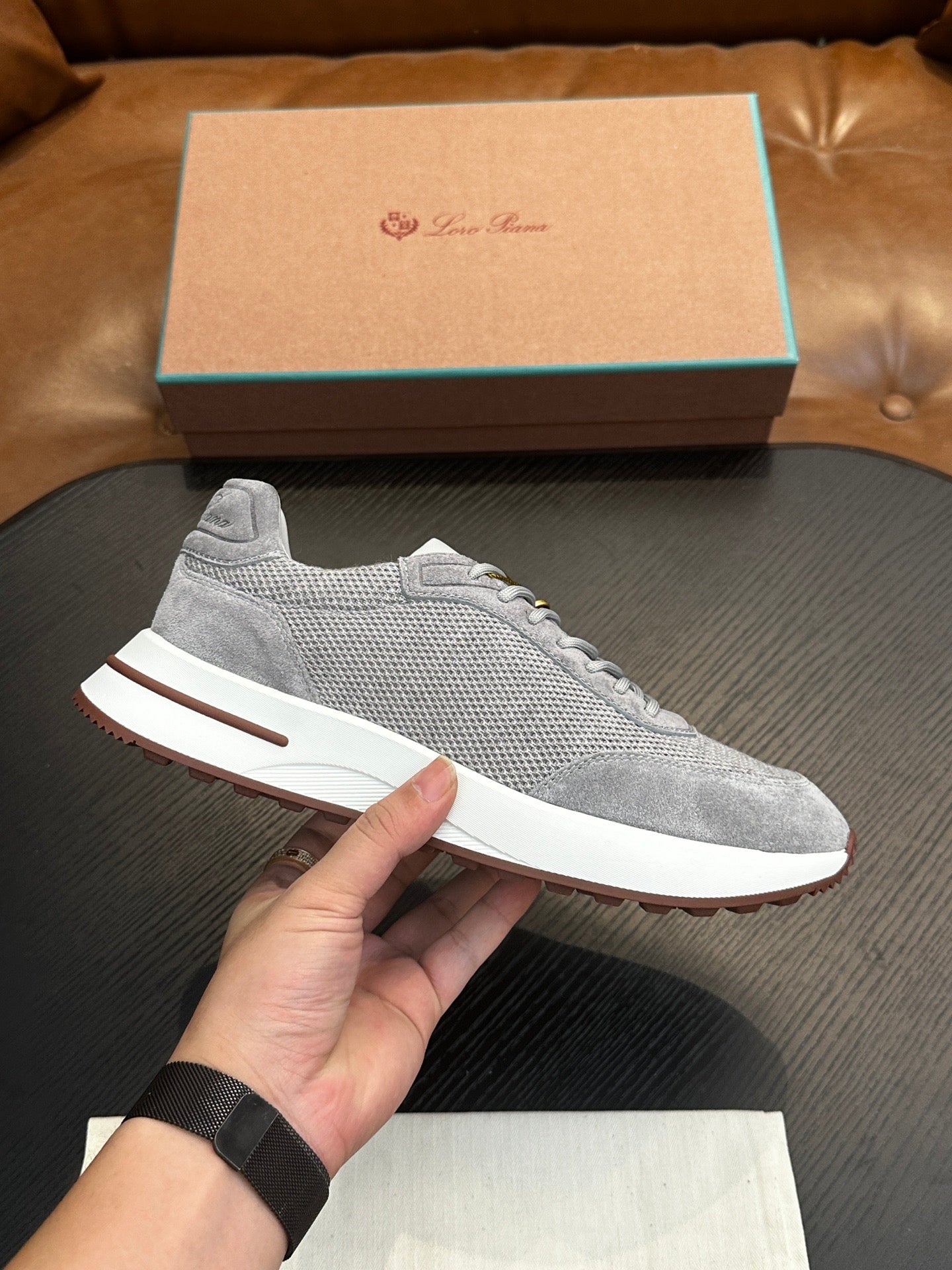 LP Sneakers