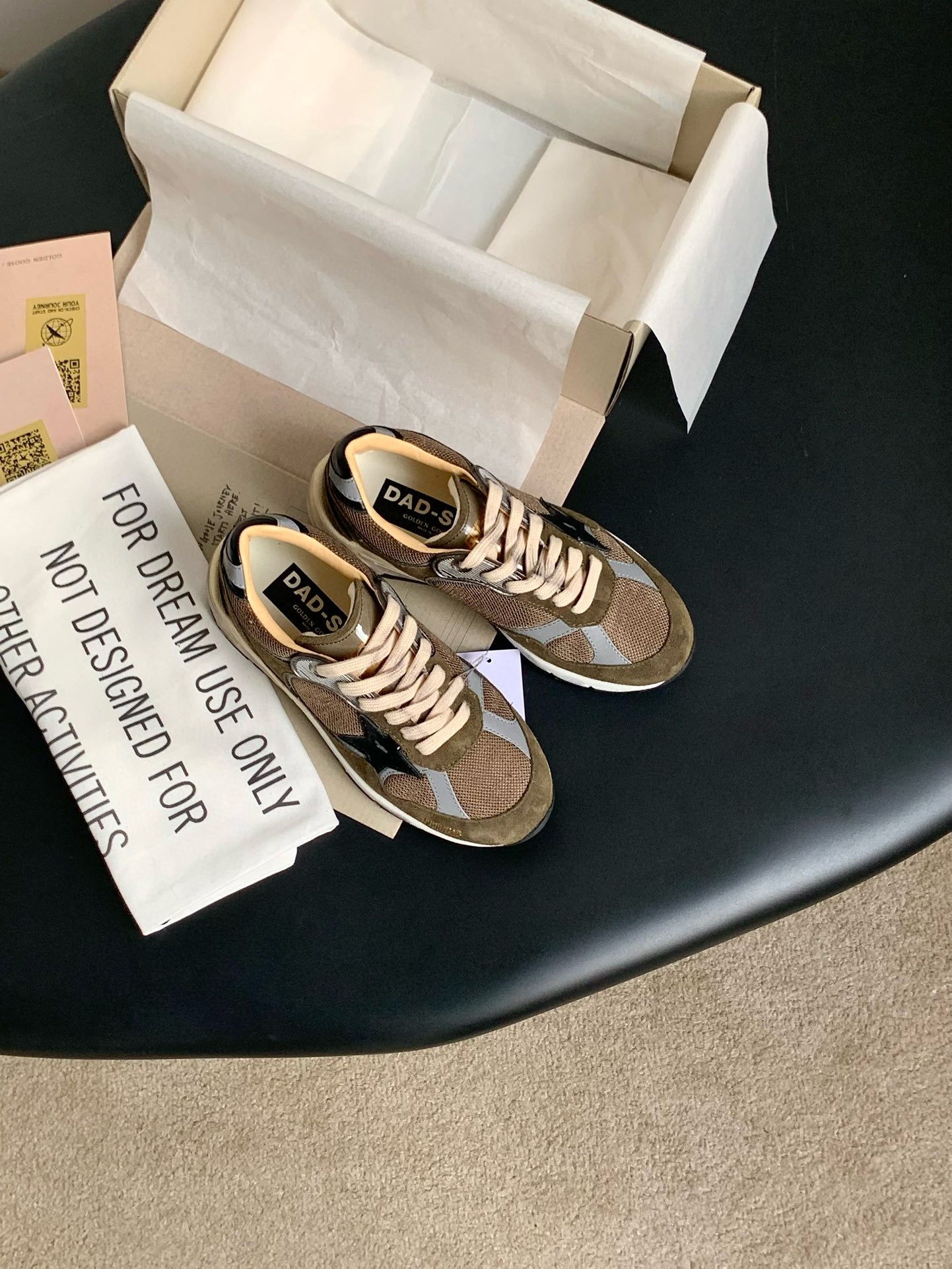 Golden Goose Sneaker