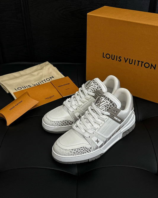 Lv Trainer