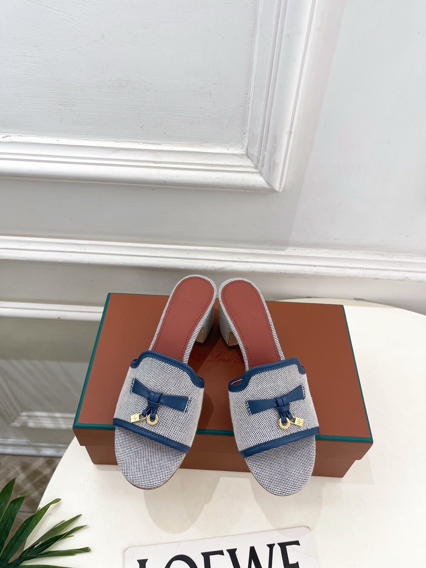 LP Sandals