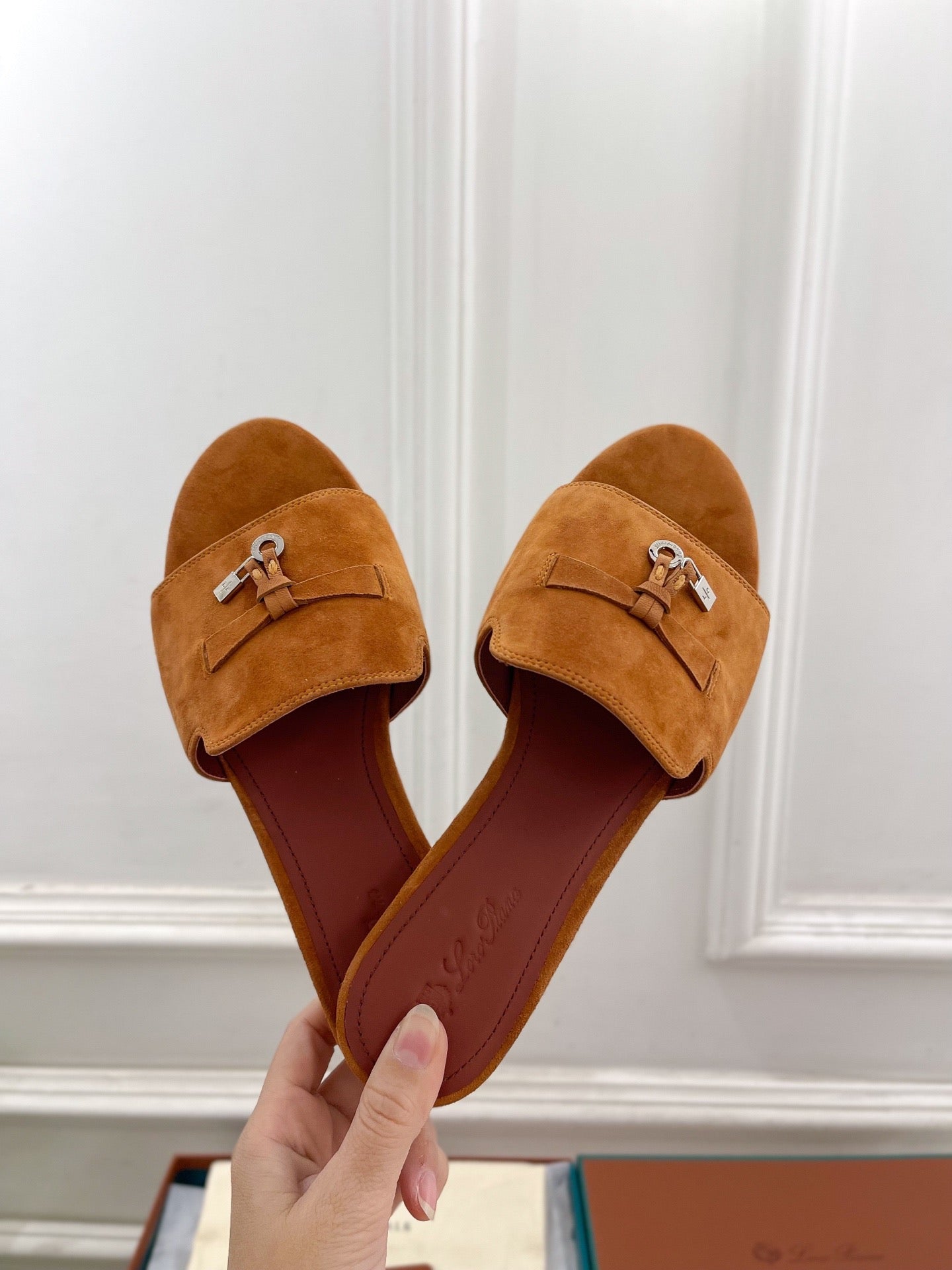 LP Sandals