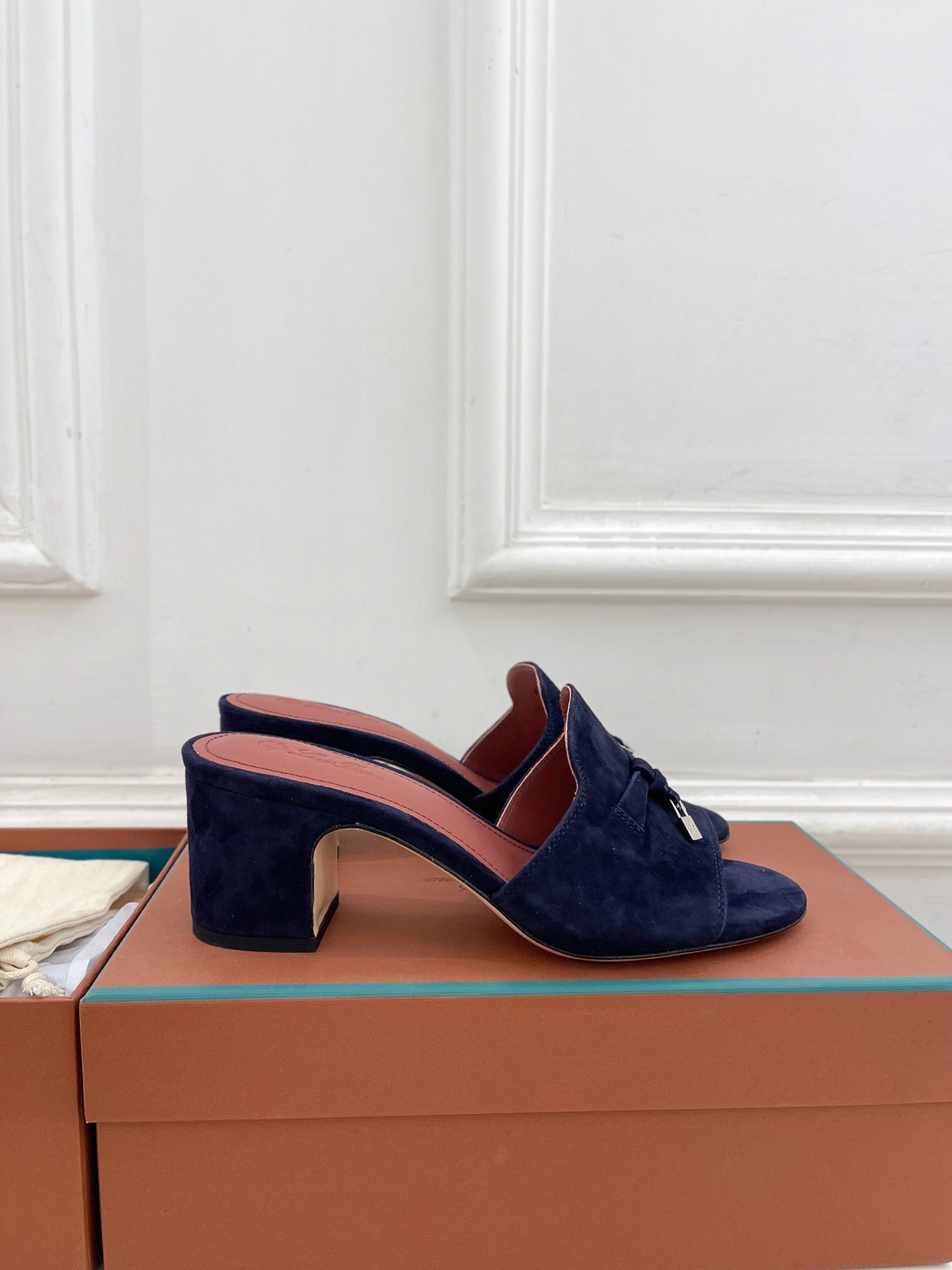 LP Sandals