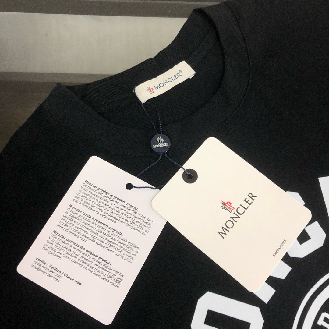 Moncler T-shirt