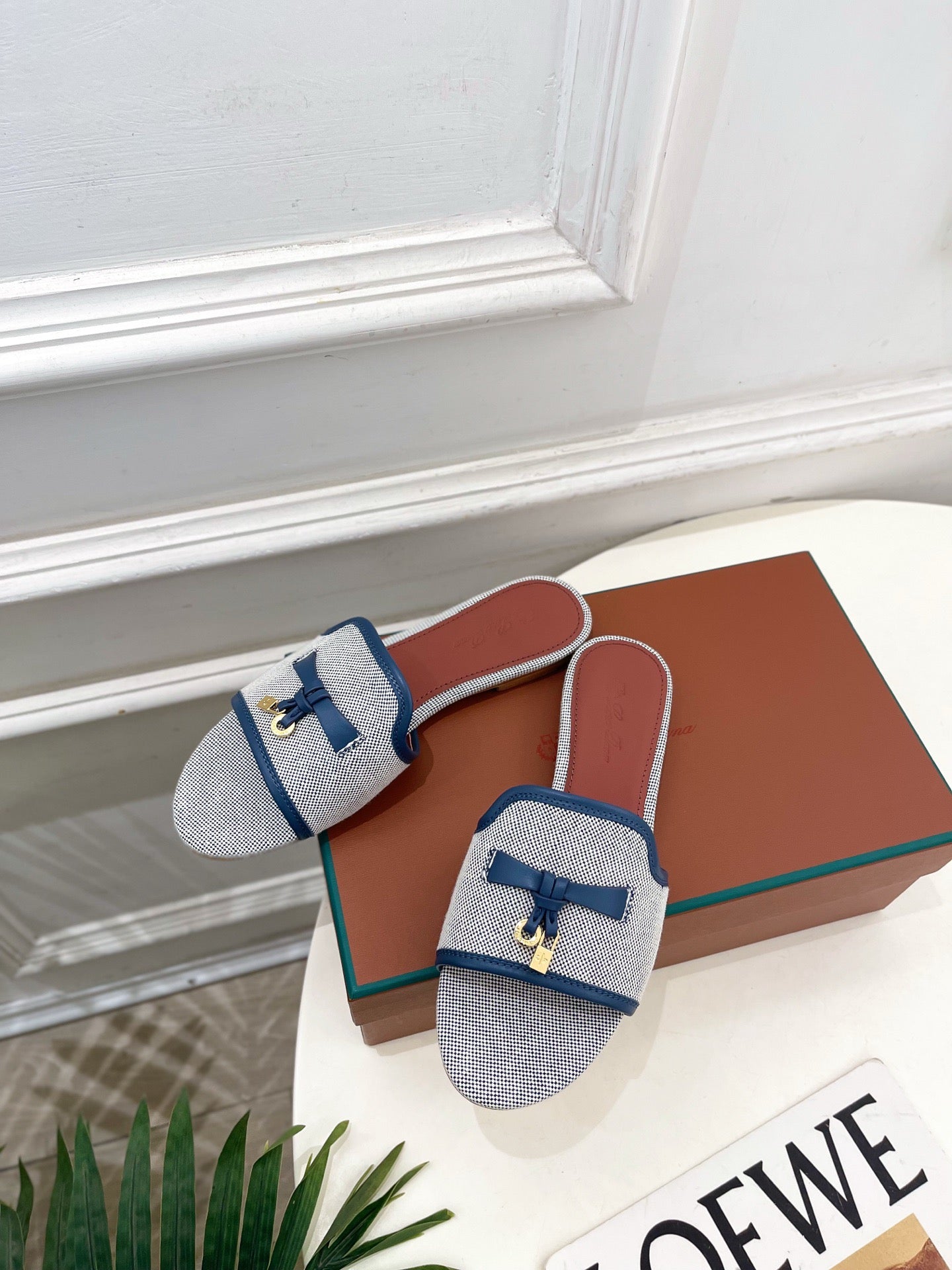 LP Sandals
