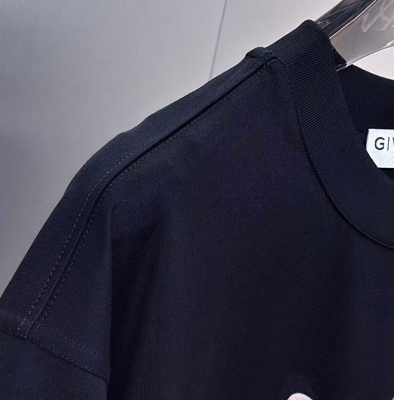Givenchy T-Shirt