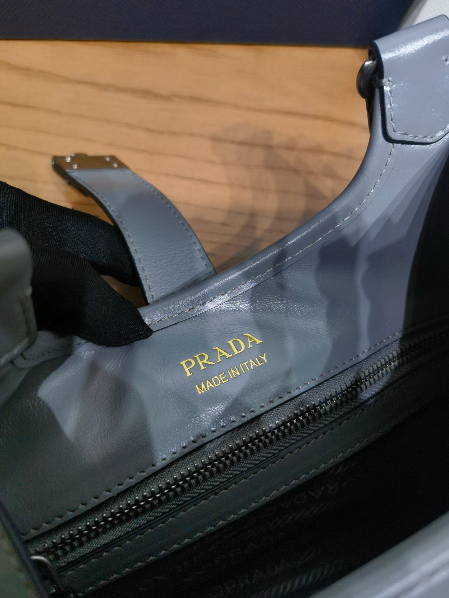 Prada Handbag 42x28x20cm