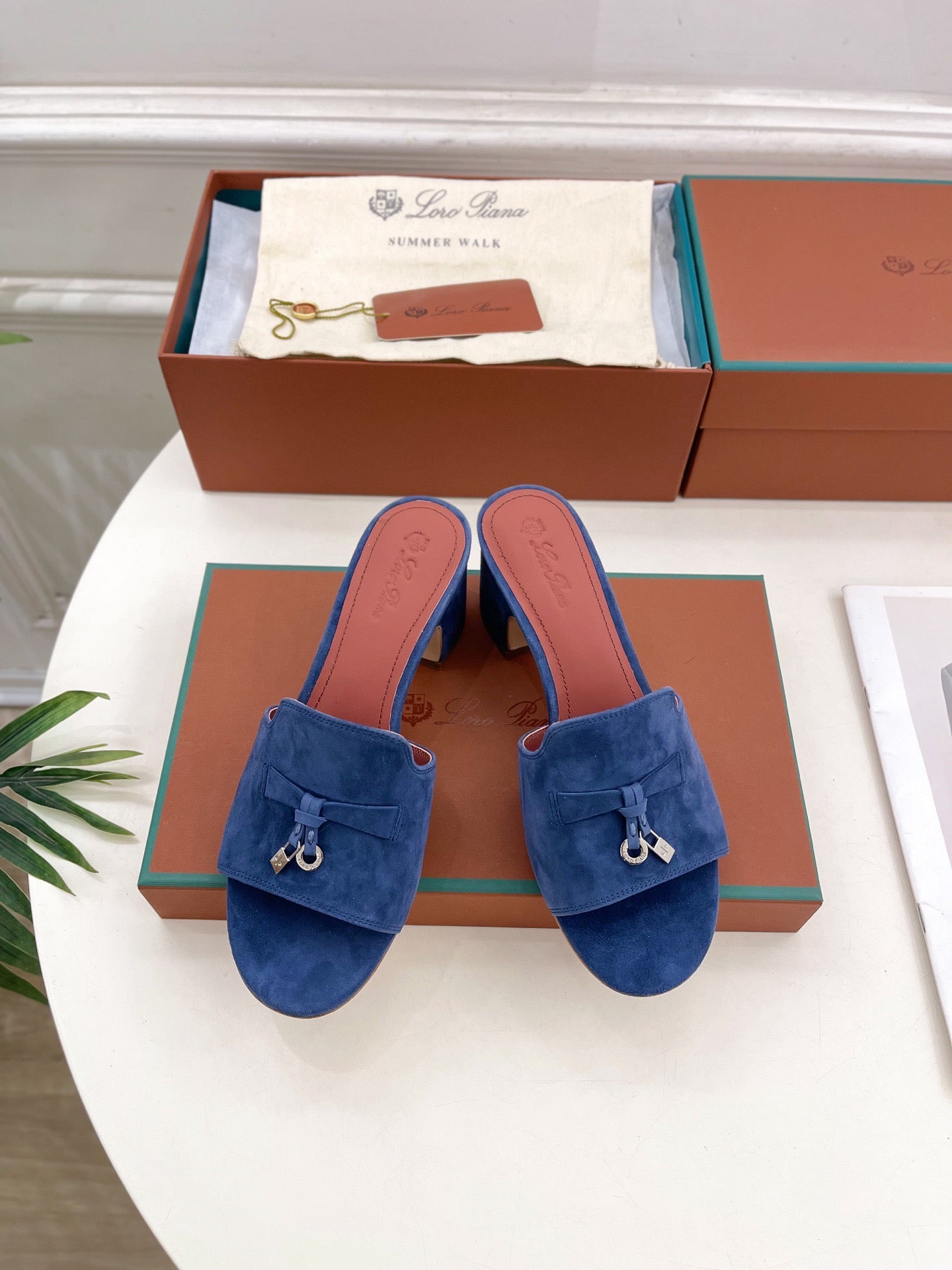 LP Sandals